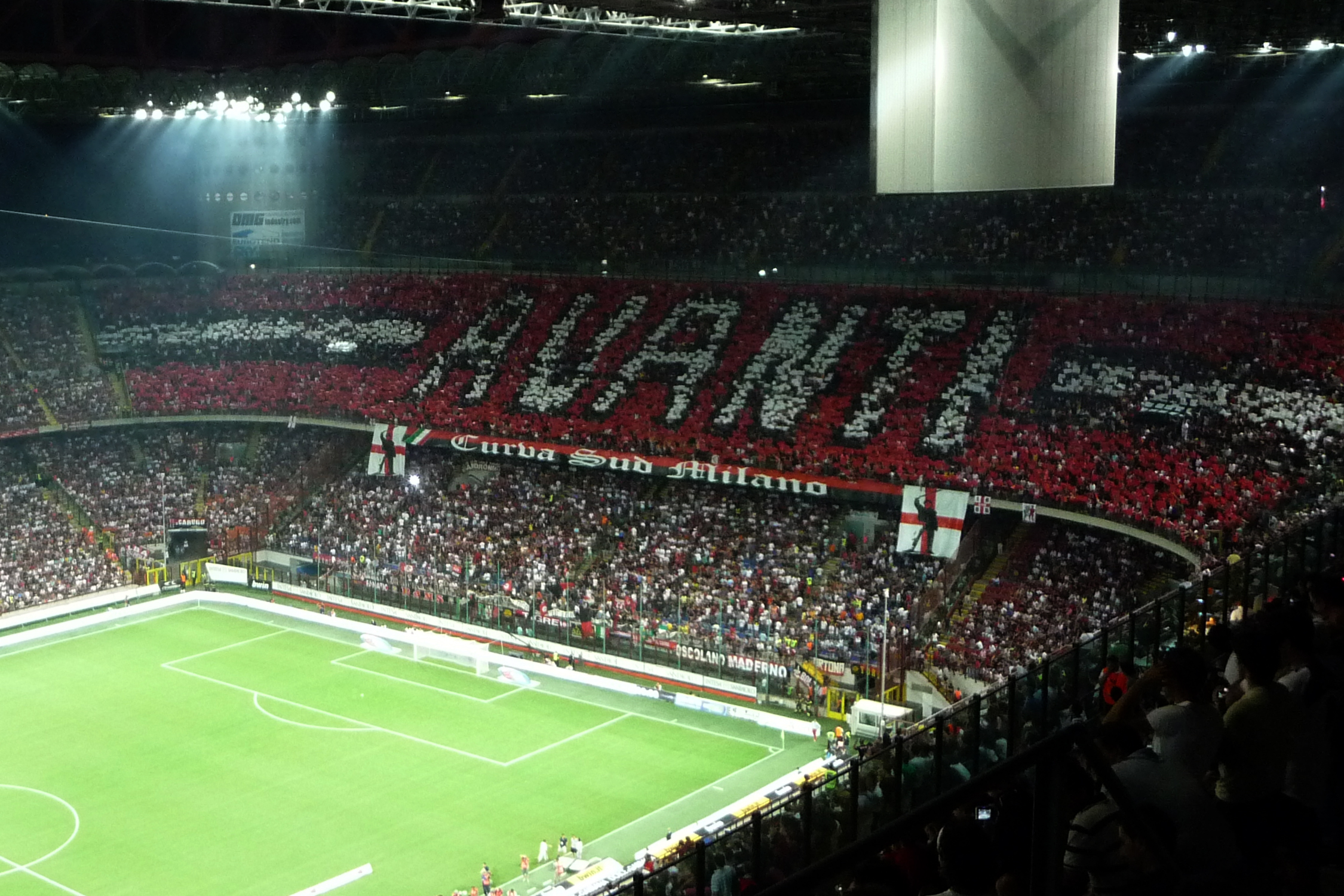 2009-08_Derby-_AC_Milan_vs_Inter_at_San_Siro