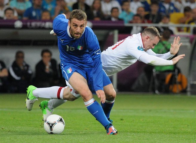 Daniele_De_Rossi_Euro_2012_vs_England